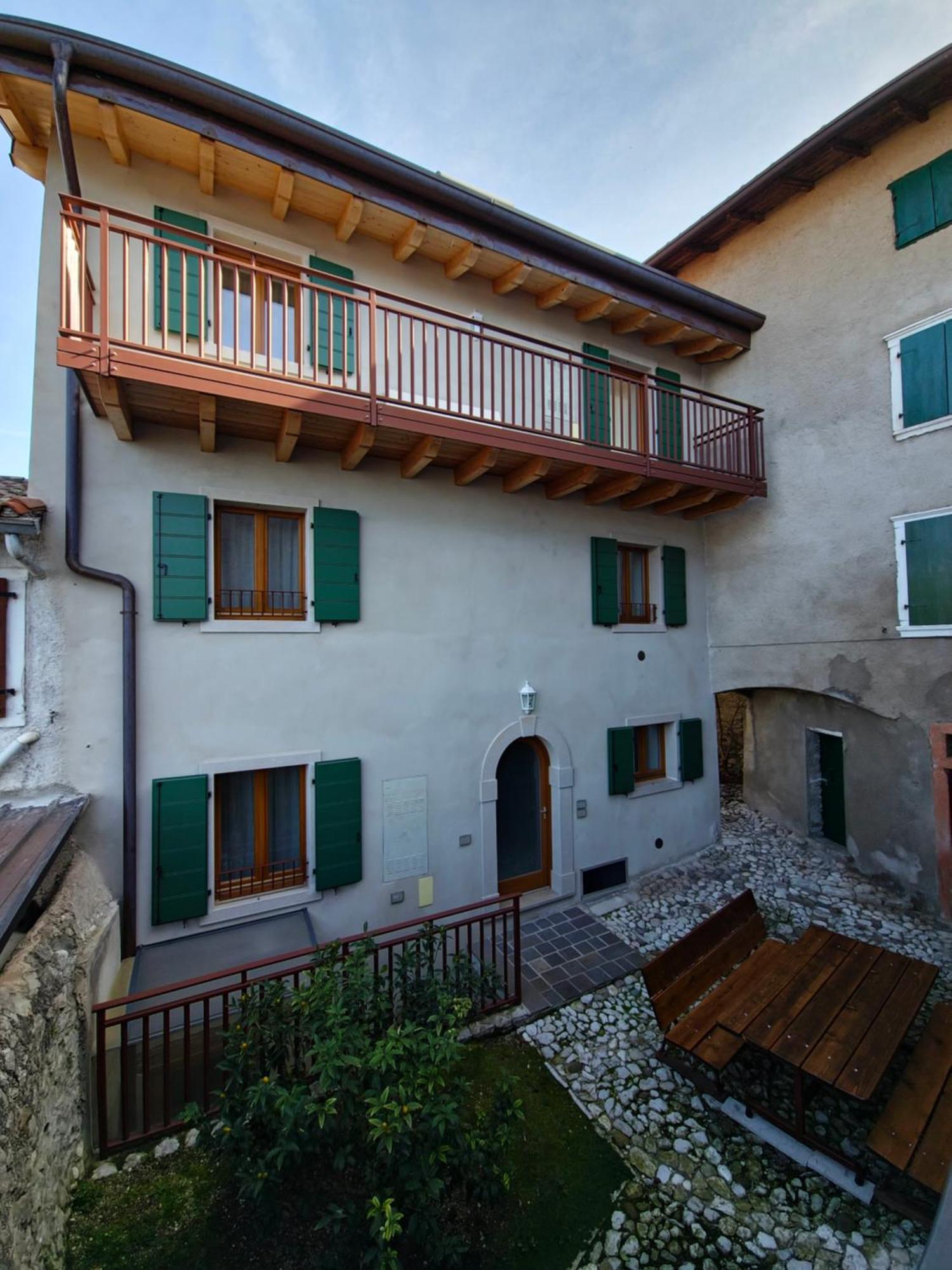 Casa Antico Borgo - Appartamento 1 Assenza di Brenzone Eksteriør bilde